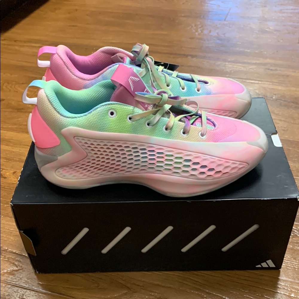 NWT Adidas AE 1 Low 3SSB Basketball Sneakers